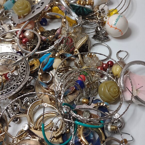 1.5 Pound Pile Of Earring Pairs - Picture 3 of 16